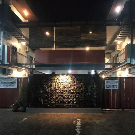 Puspiptek Residence Syariah Mitra Reddoorz Serpong Exteriör bild